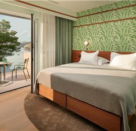 5 bedroom villa with infinity pool and sea views Hvar Town, sleeps 10